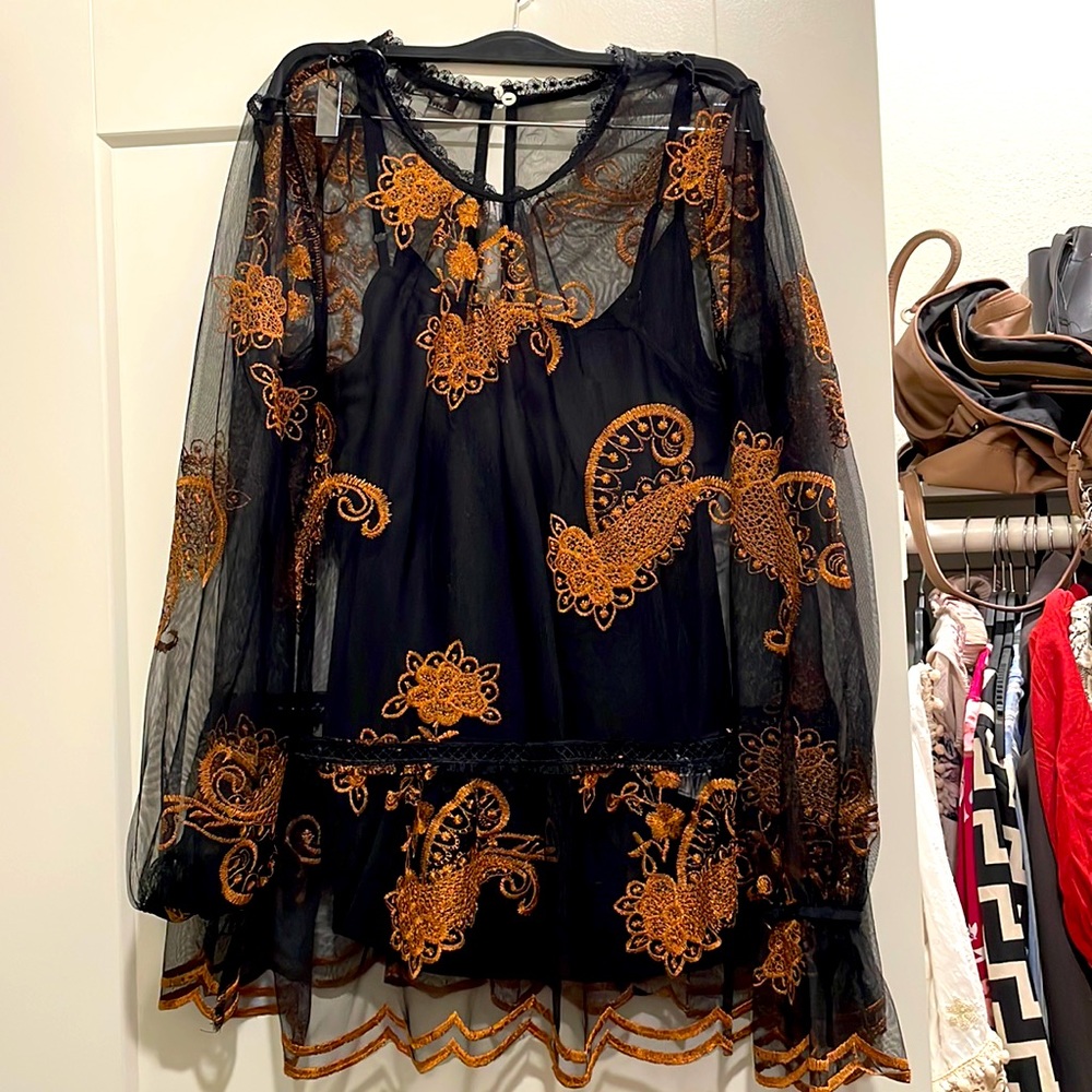 NWOT black top with embroidered paisley design